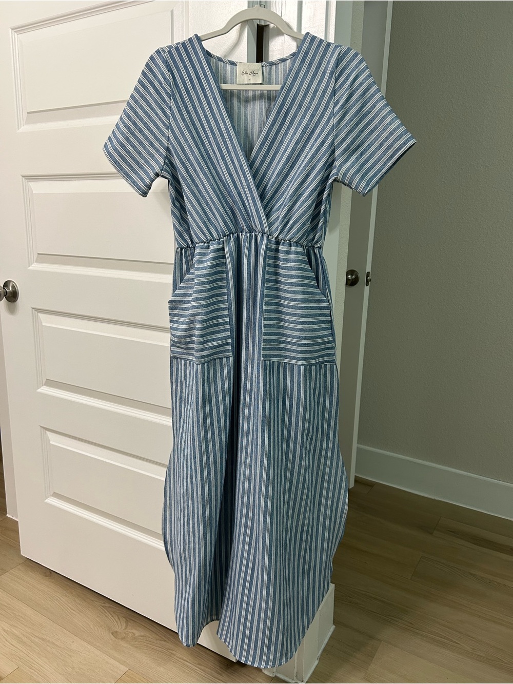 Striped V-Neck Maxi Dress sz M